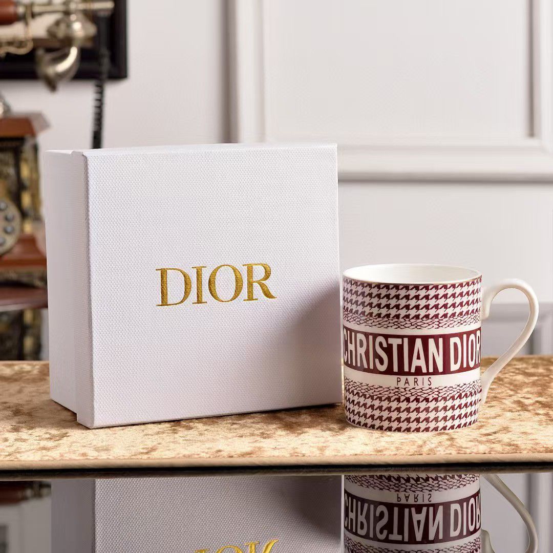 Christian Dior Mug avalable with two colors